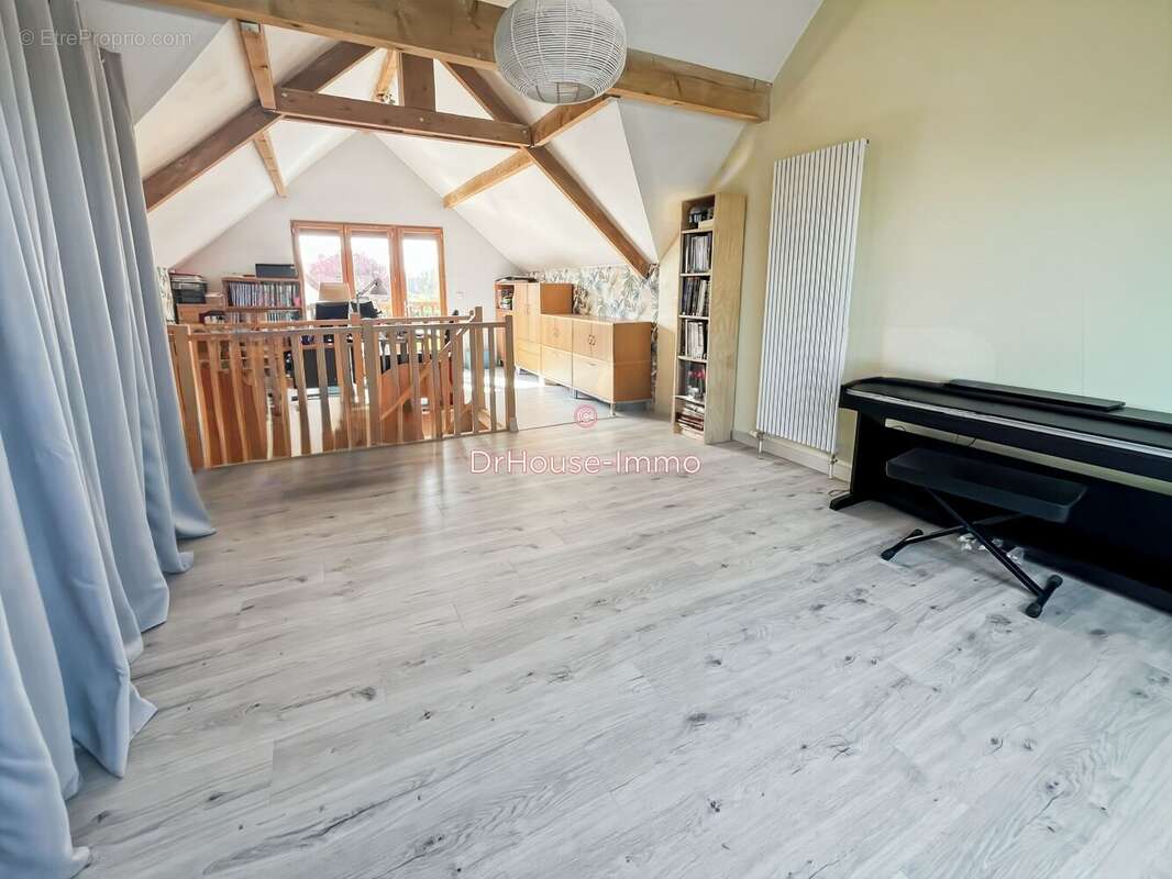 Maison à VAUX-LE-PENIL