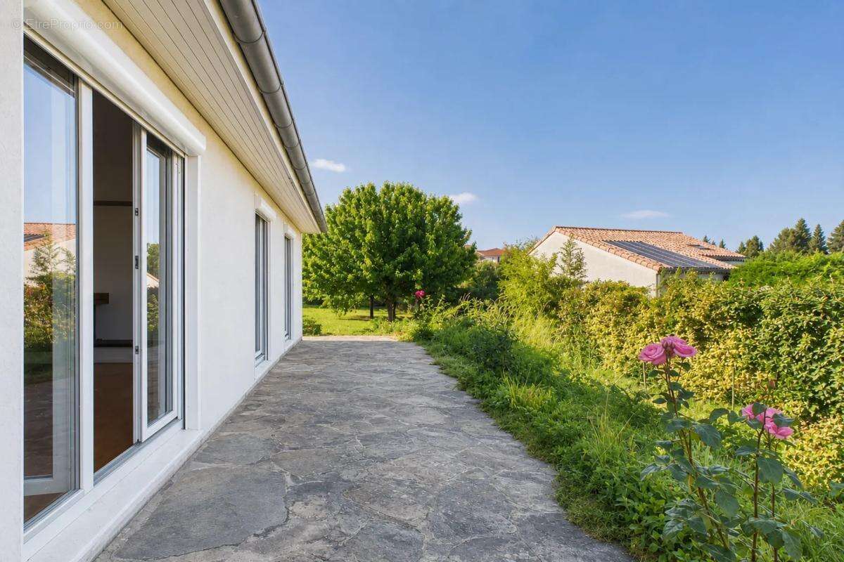 VERNOSC-LÈS-ANNONAY – Maison individuelle - Garage et combles - photo 12