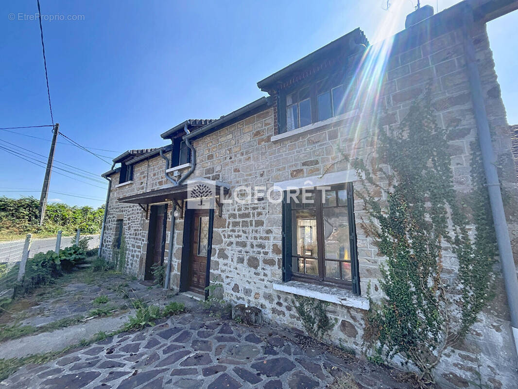 Maison à CHAMPSECRET