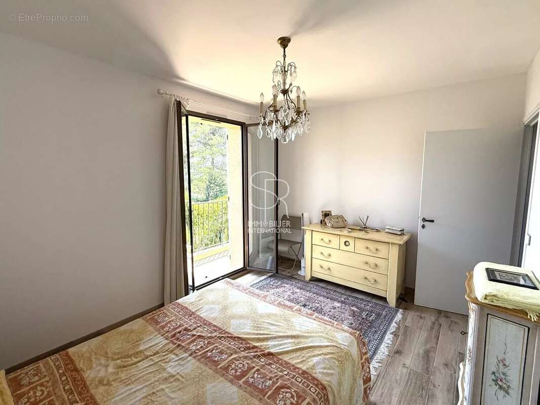 Villeneuve-Loubet · Hauts de Vaugrenier · 2p 65 m² · transformable 3 pièces - photo 6