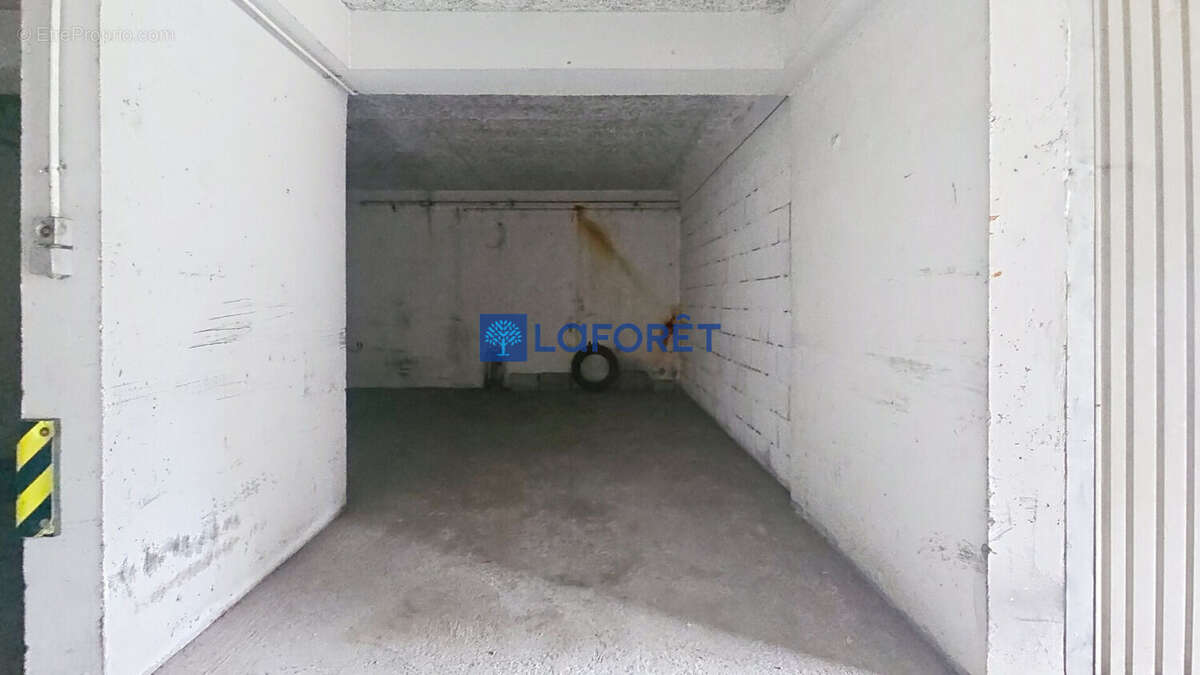 Appartement à SAINT-LAURENT-DU-VAR