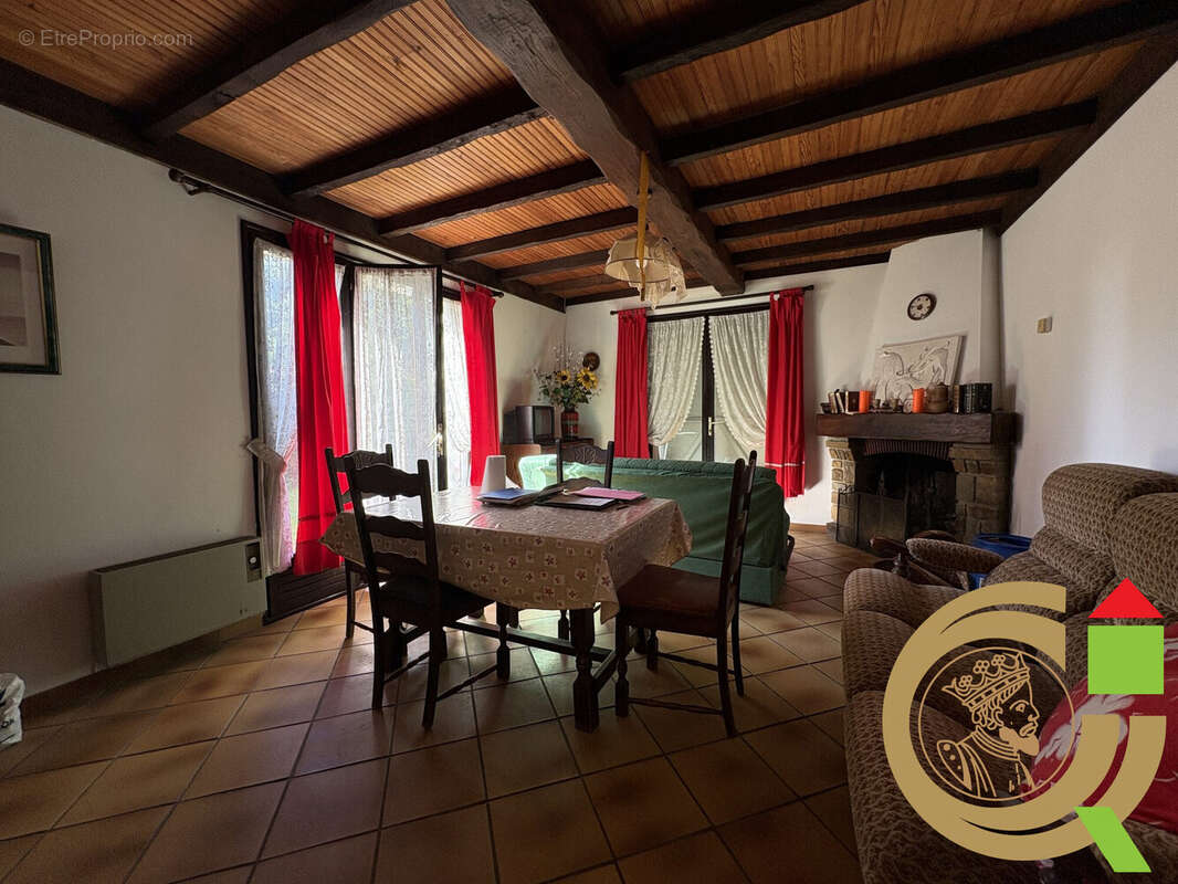 Maison à BOUIN-PLUMOISON