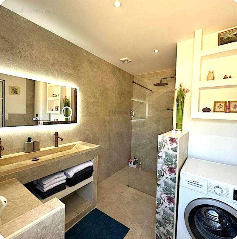 Maison à POURRIERES