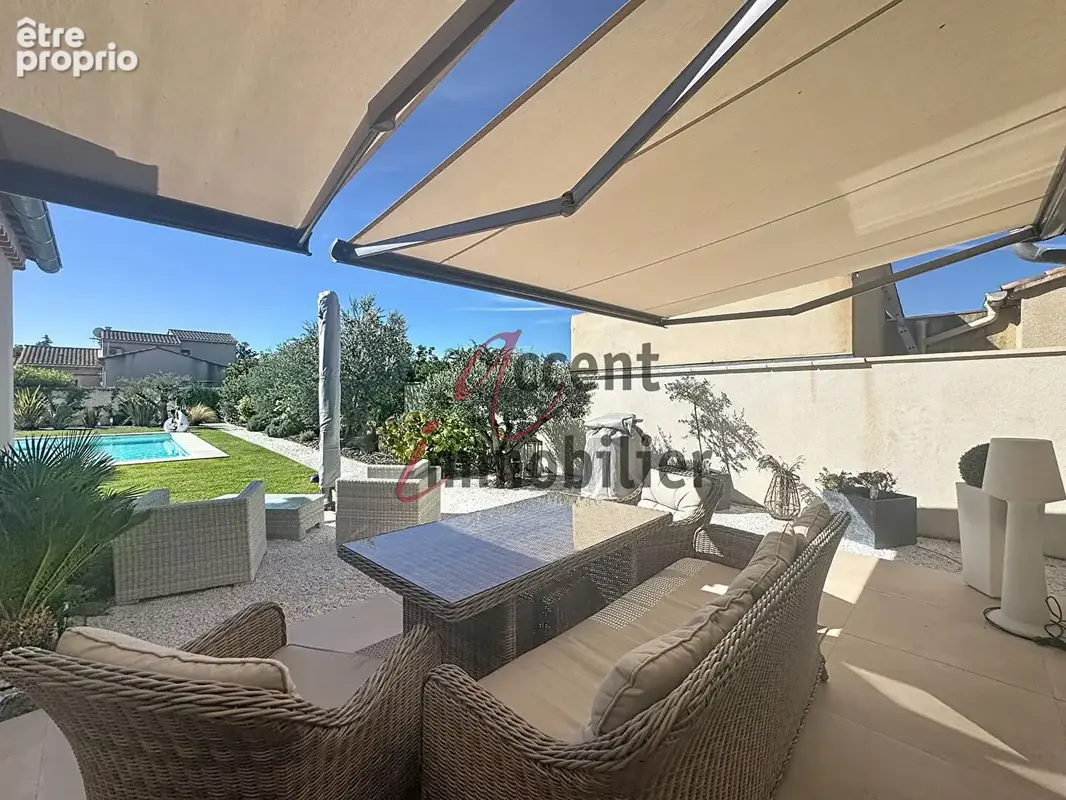 Mollégès, magnifique villa de plain pied avec piscine chauffée et garage - photo 3
