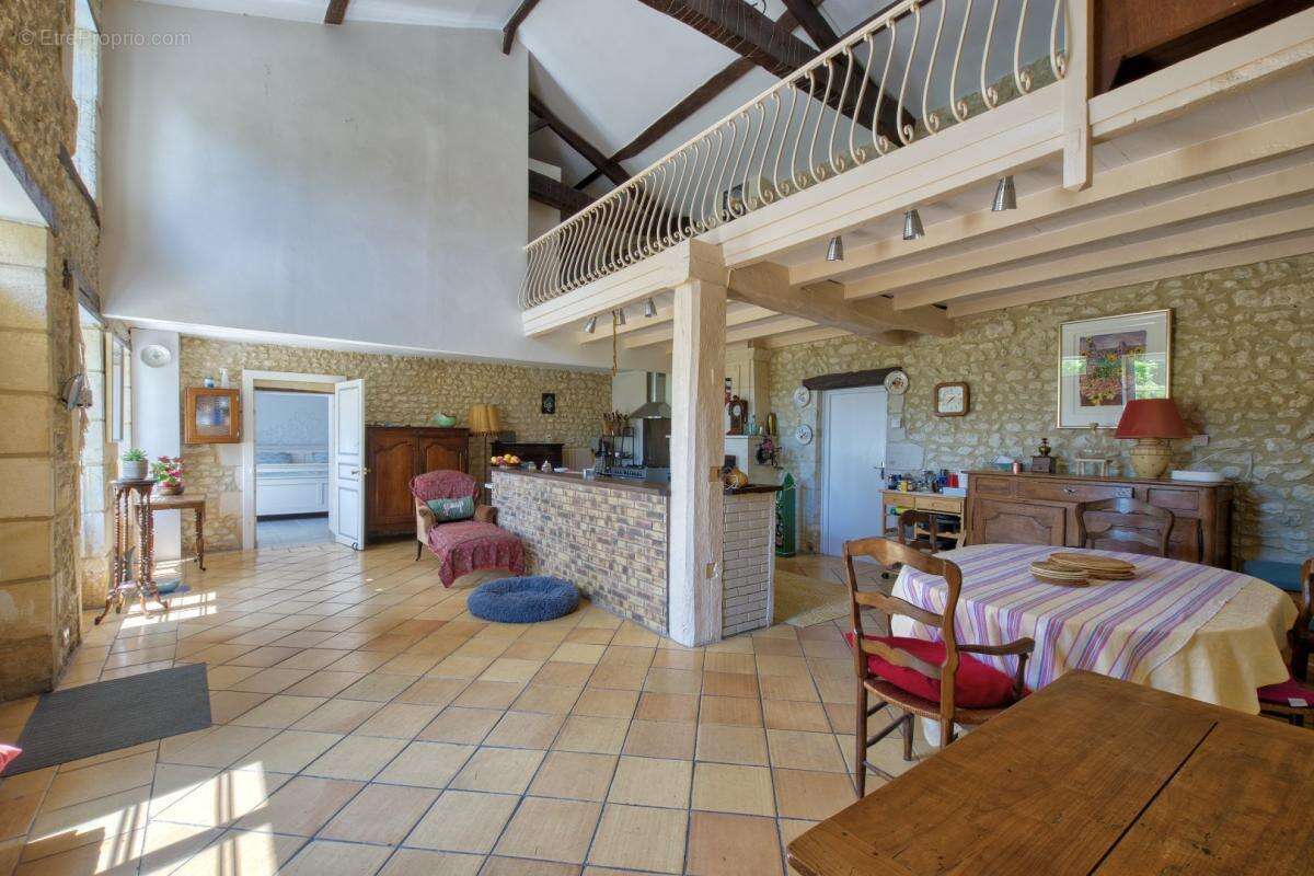 Maison à MIRAMBEAU