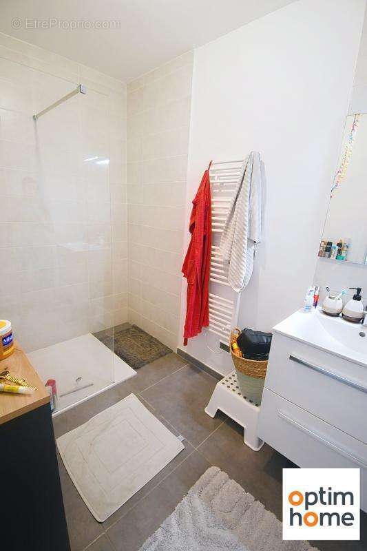 Appartement plain pied 50m2 environ - terrasse - place de parking privative - vendu meuble - photo 12