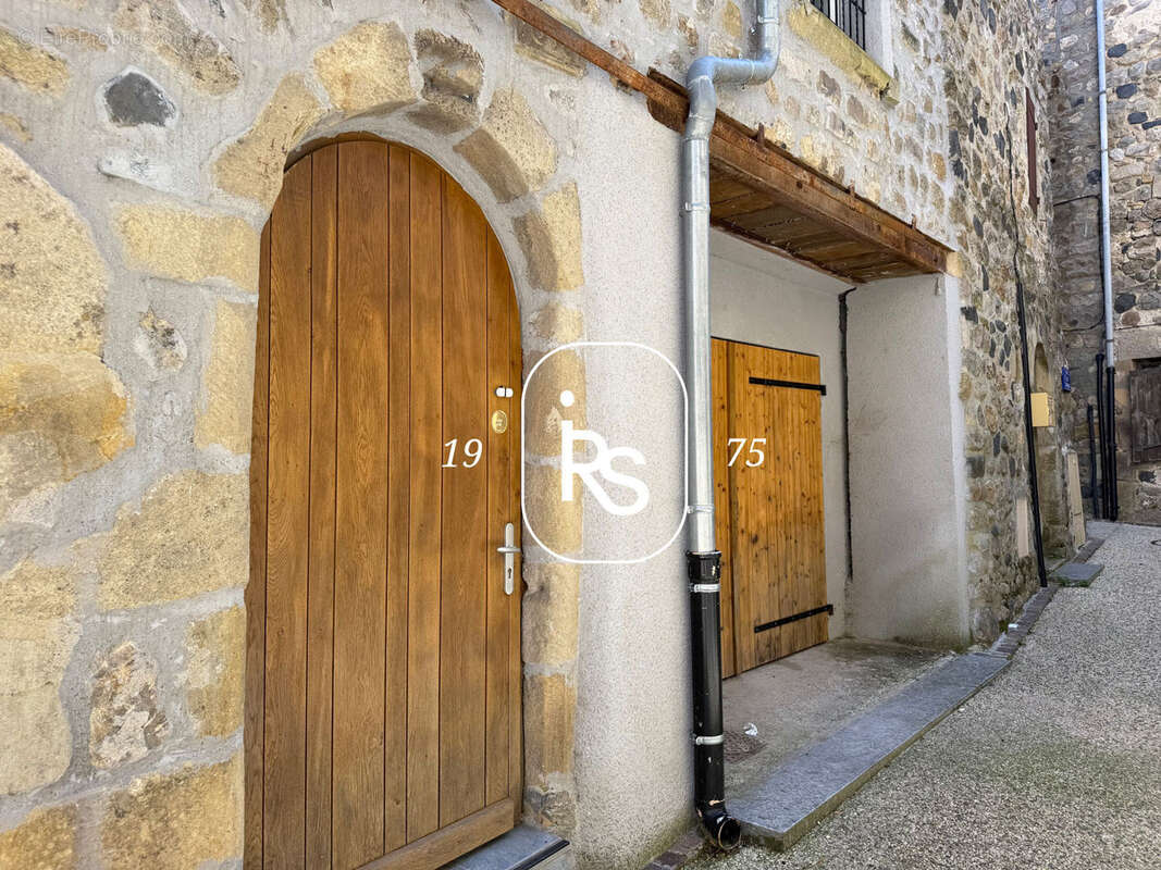 Maison du XIX ème siècle entièrement rénovée de 95 m2 habitables avec un superbe toit-terrasse - photo 4