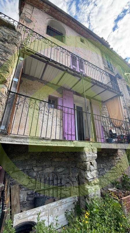 Maison à TOUET-SUR-VAR