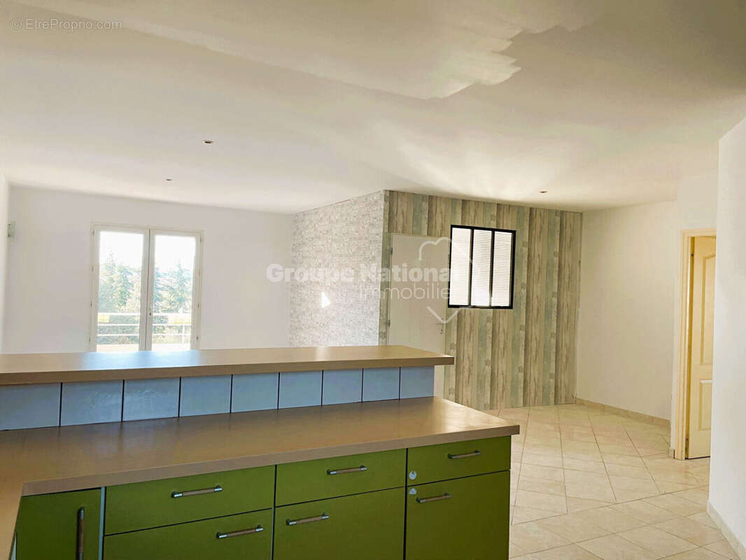 Maison à VINON-SUR-VERDON