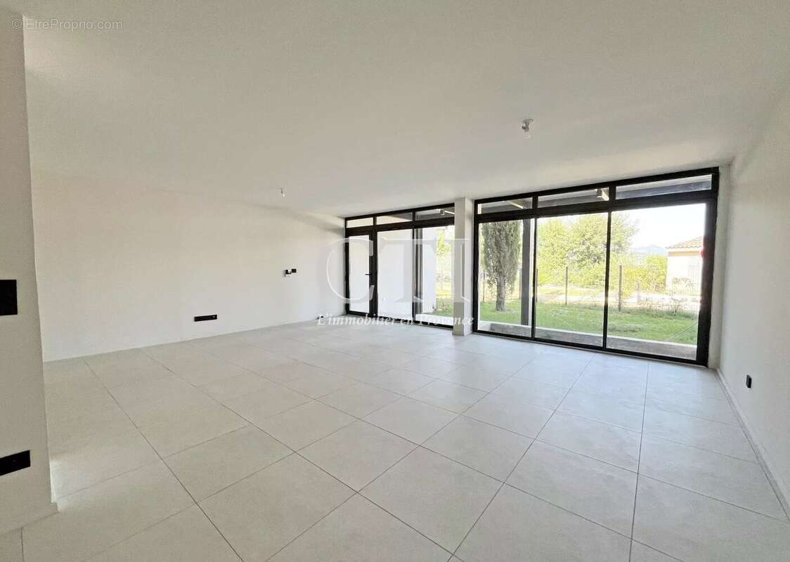 Appartement T3 92.80 m² Résidence "Les Terrasses du château" - photo 5