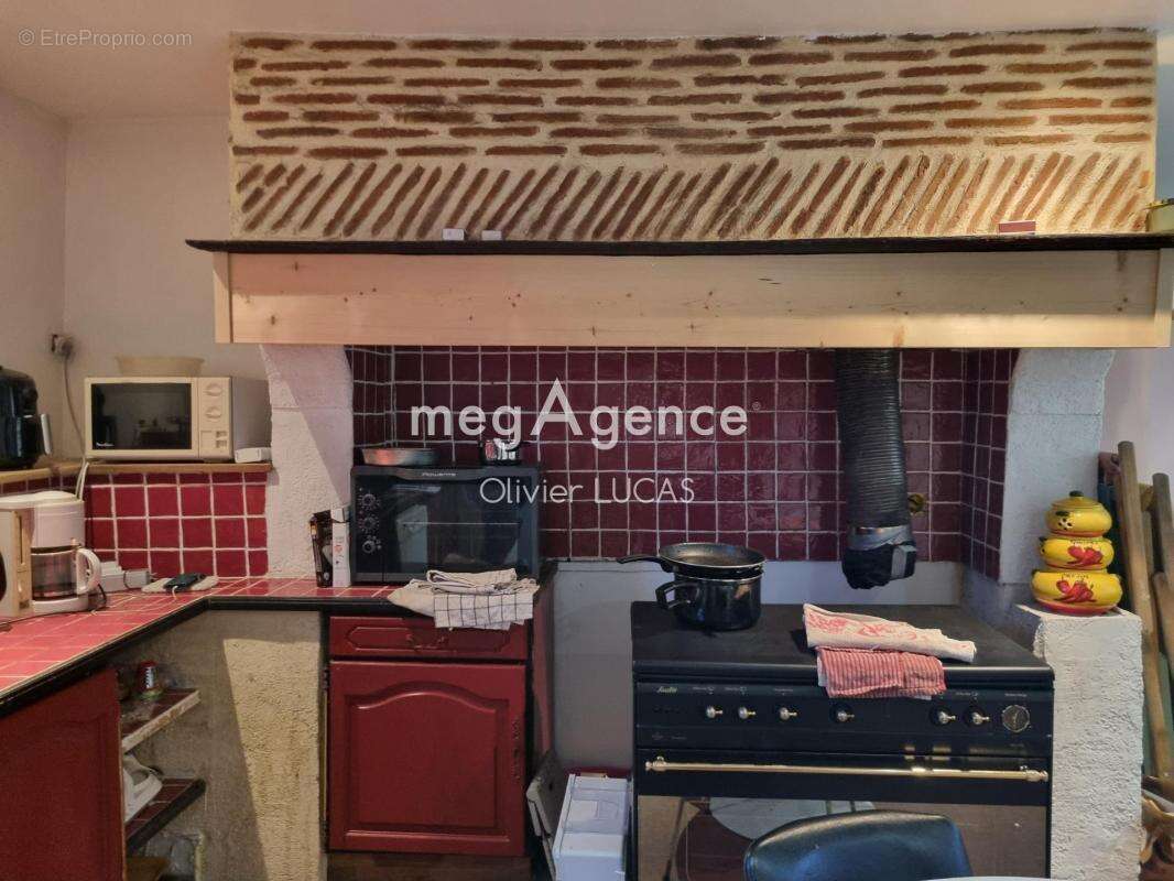 Maison à NEUVILLE-SUR-AUTHOU