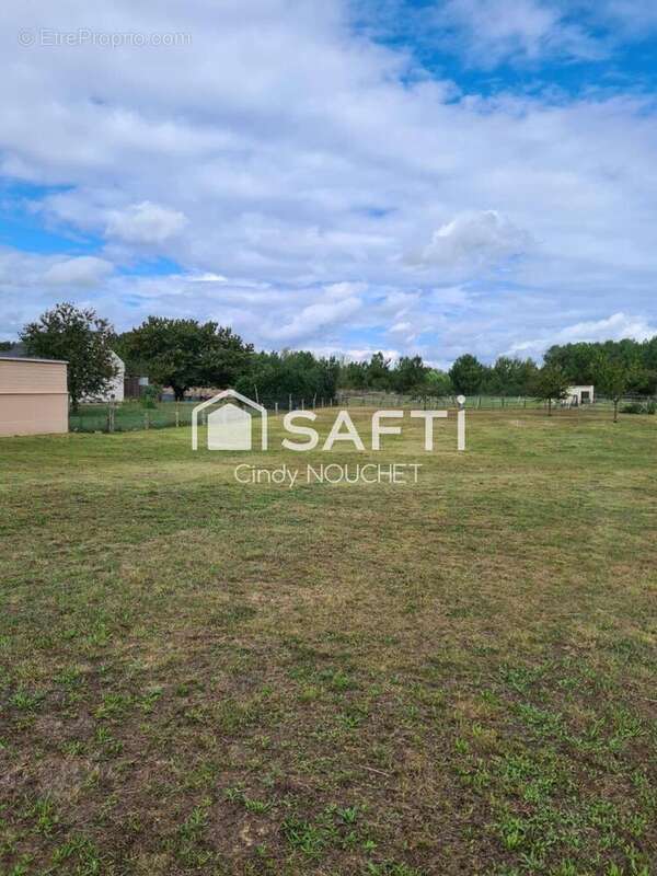 Photo 3 - Terrain à LES RAIRIES