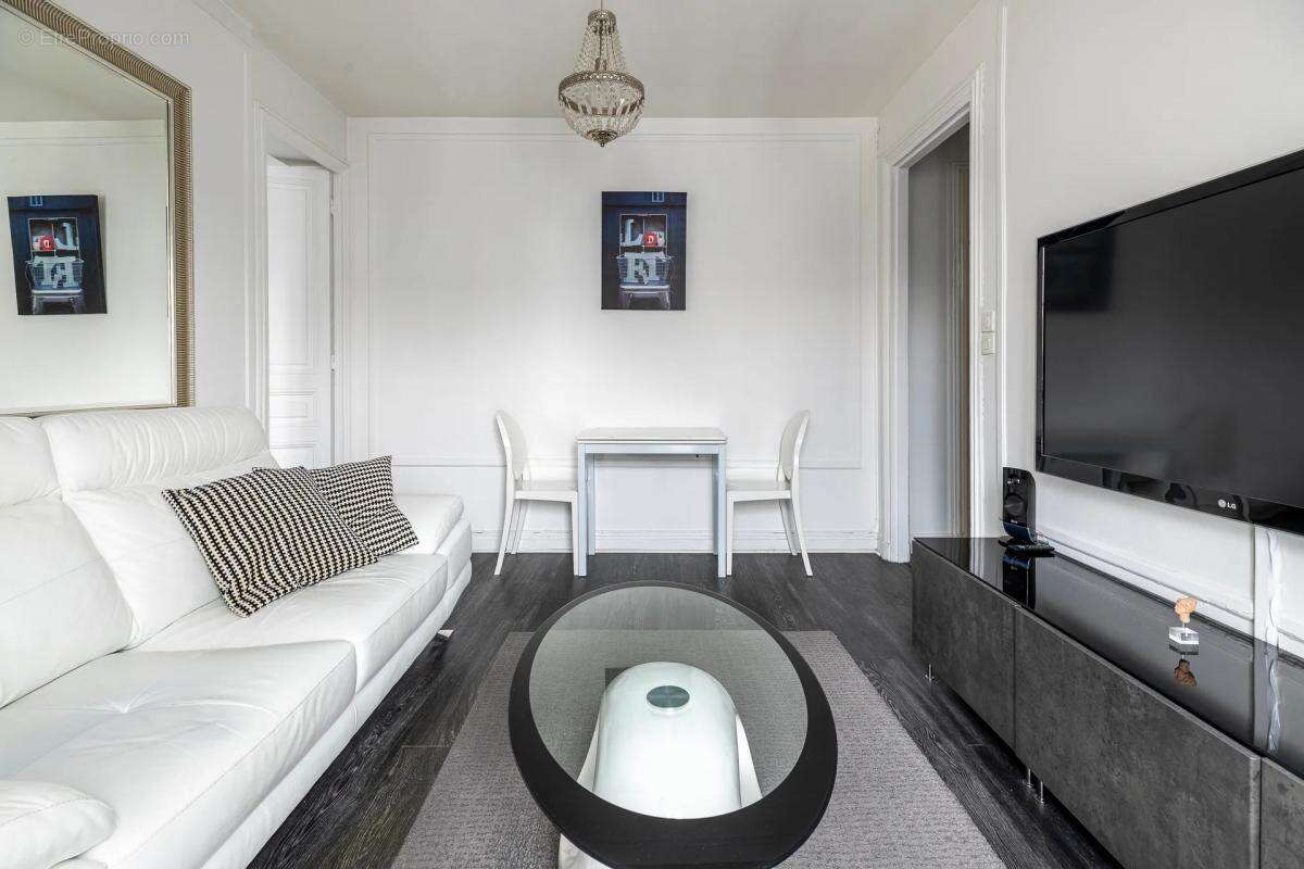 Appartement à PARIS-2E