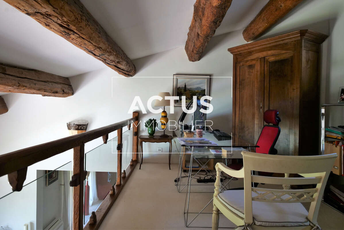 Maison à SAINT-MARTIN-DE-CRAU