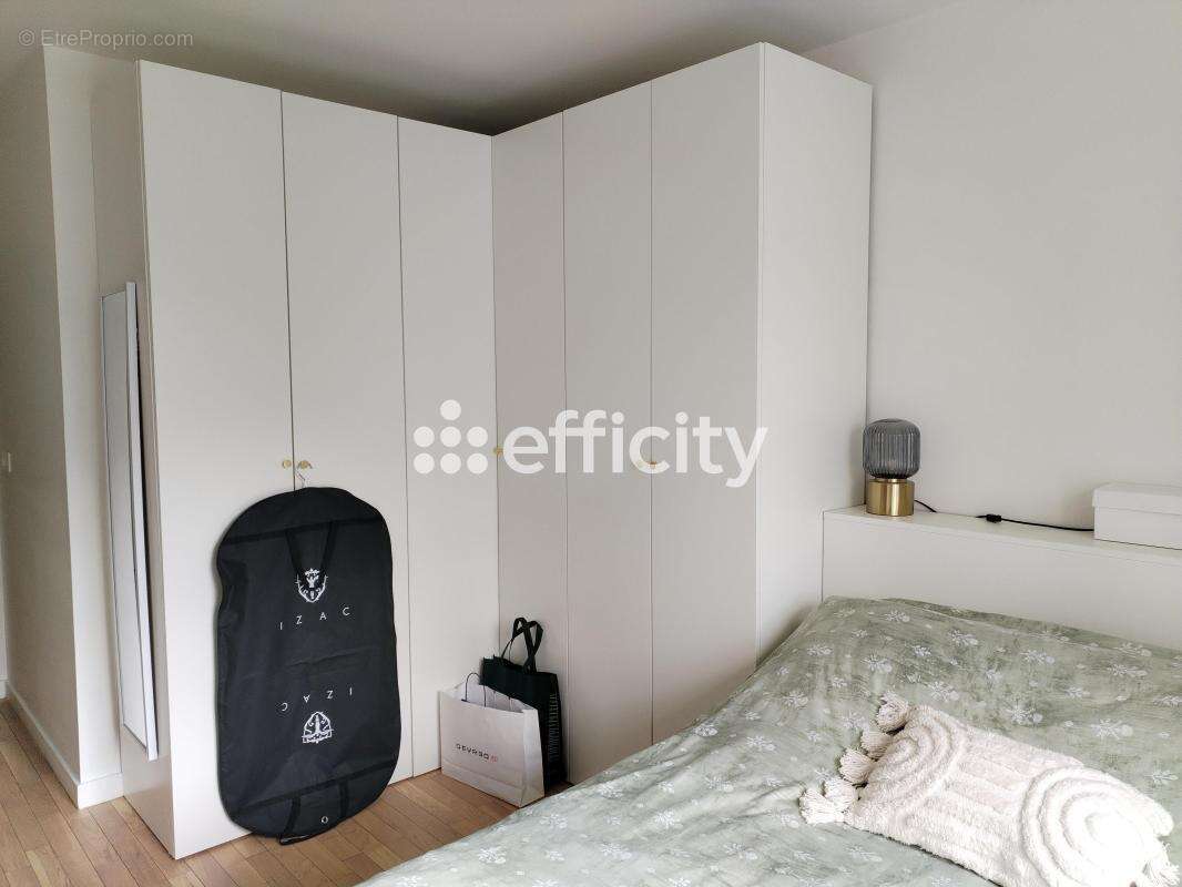 Appartement à SAINT-CYR-L'ECOLE
