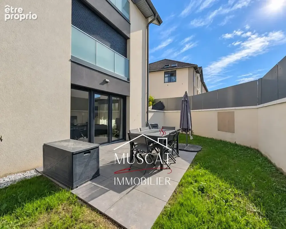 LA VERPILLIERE - Appartement Type 3 - 71.45m2 - Jardin - Garage - Cellier - photo 8