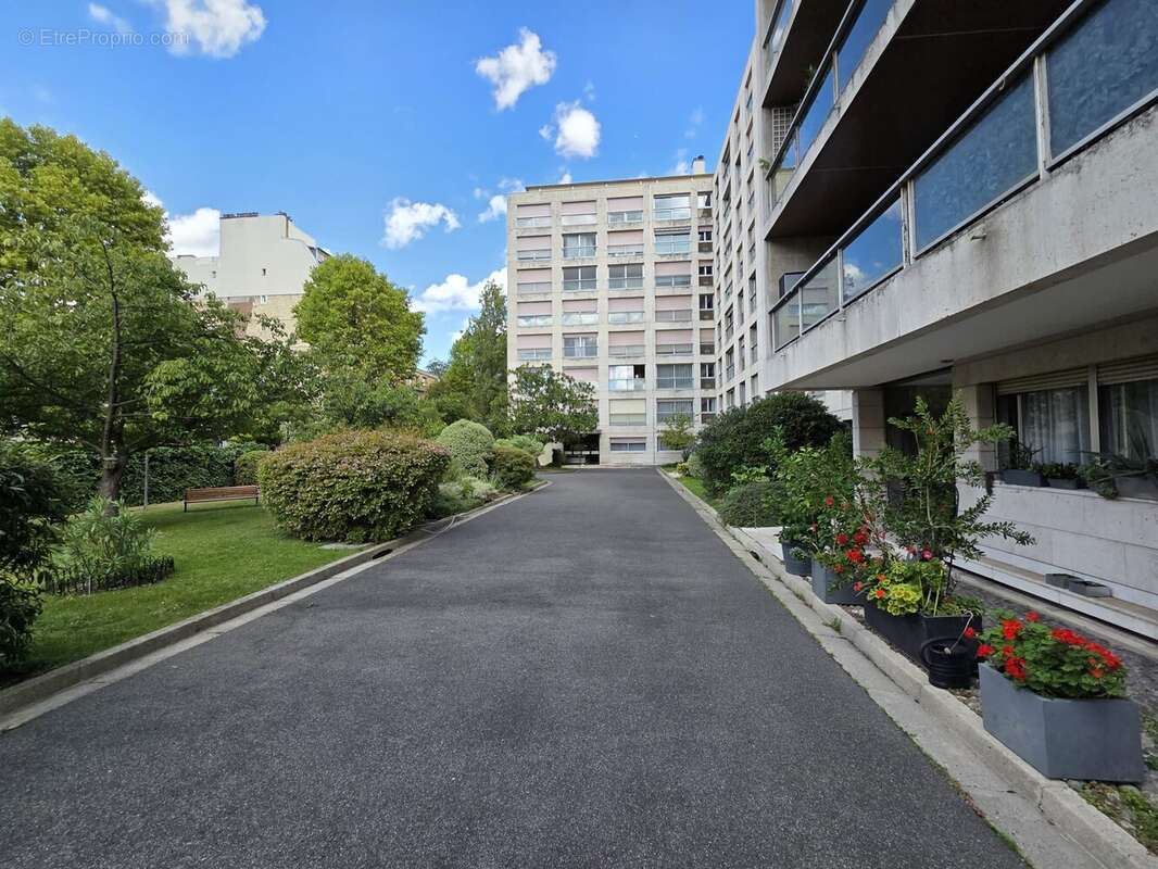 Appartement à NEUILLY-SUR-SEINE
