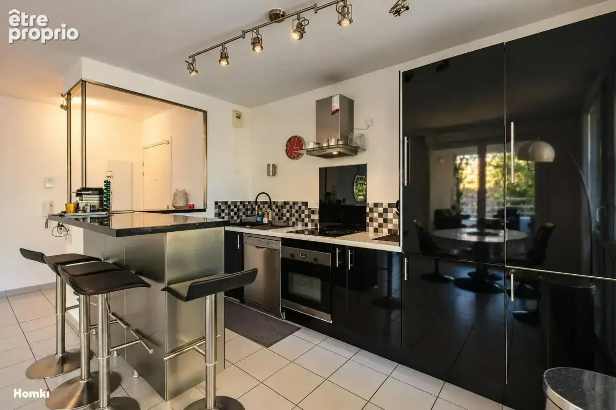 Appartement T3 de 74 m² à Marseille 13012, Allée des Vaudrans - photo 4