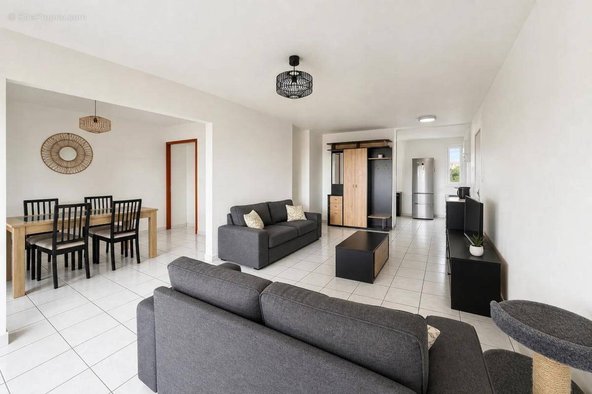 Appartement à RILLIEUX-LA-PAPE