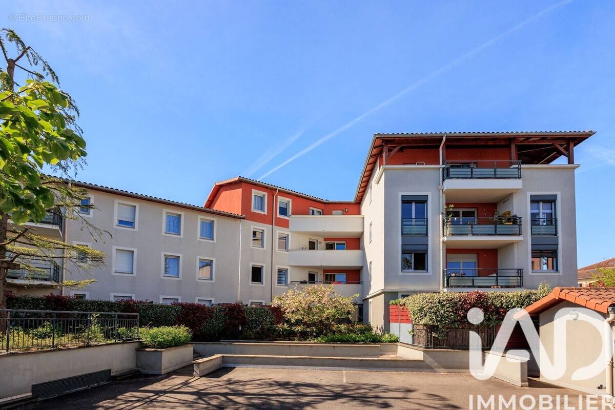 Photo 1 - Appartement à SAINT-GENIS-LES-OLLIERES