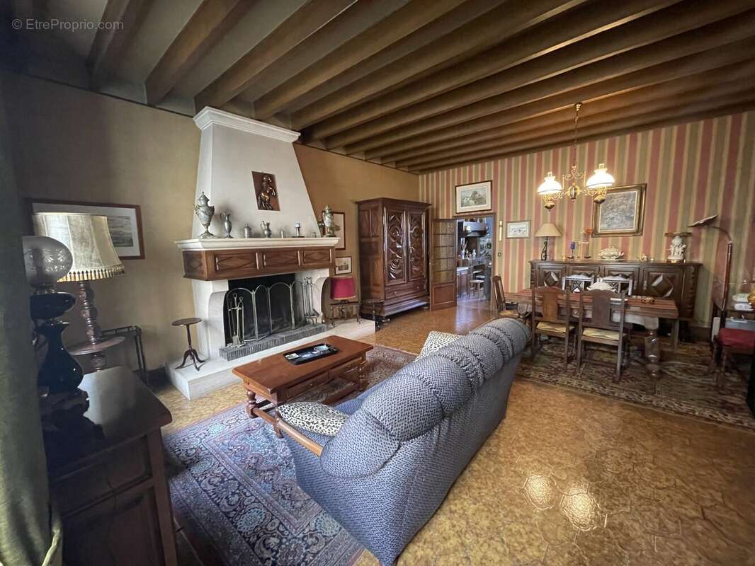 Maison à VOULGEZAC