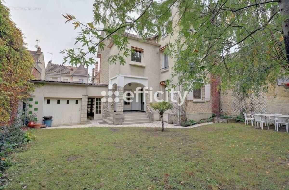 Maison à PIERRELAYE