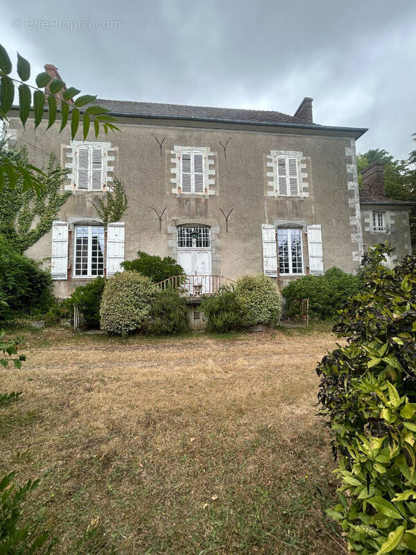 Maison à PARNE-SUR-ROC