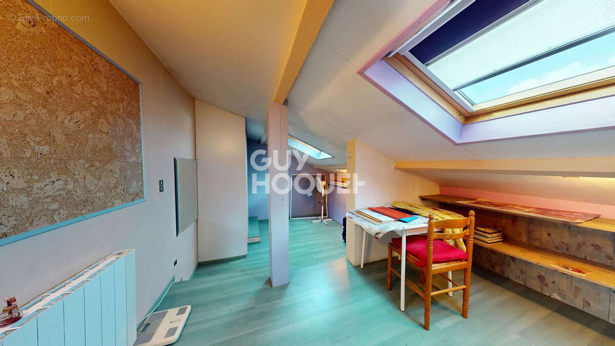 Maison à VAIVRE-ET-MONTOILLE