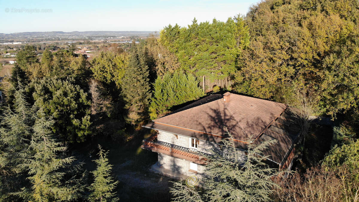 Maison à AIGUILLON