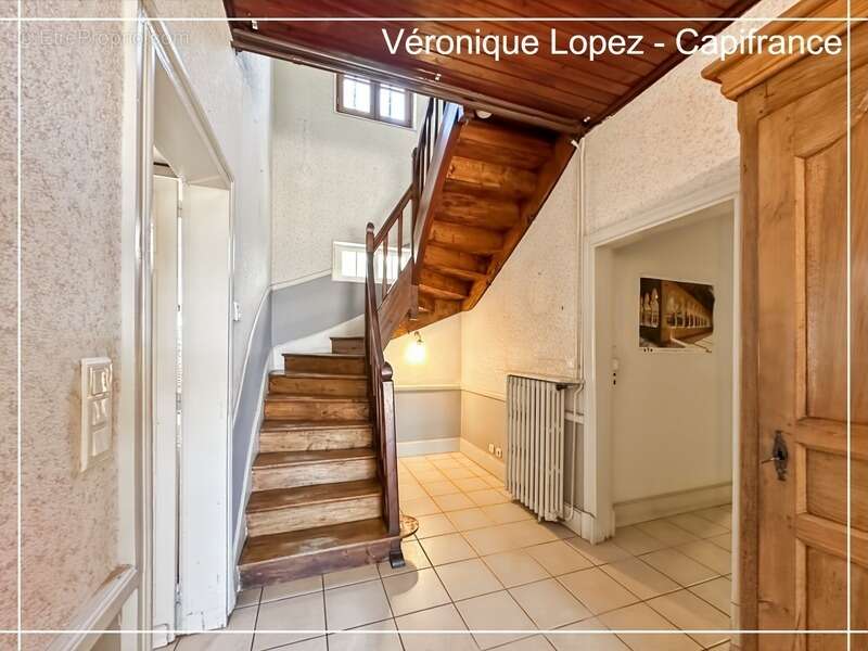 Agen, à seulement 6kms, authentique maison en pierre de 203m² avec grand terrain, garage et cave - photo 9