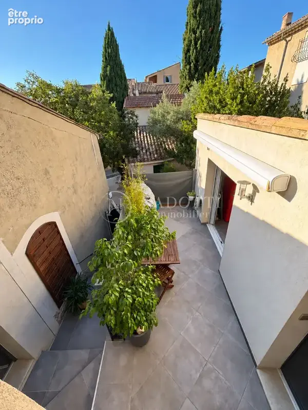 A VENDRE VILLELAURE (84530) Maison de village avec terrasse, deux garages, cave, sous sol et grenier - photo 16