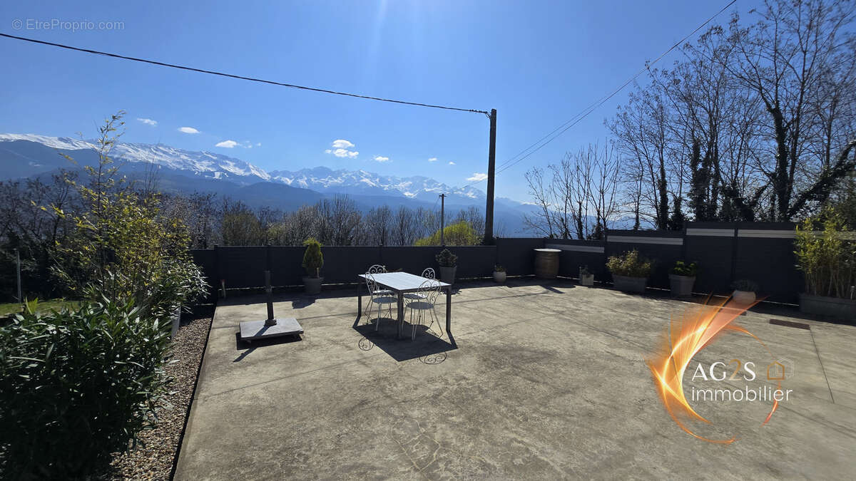Maison à LA TERRASSE