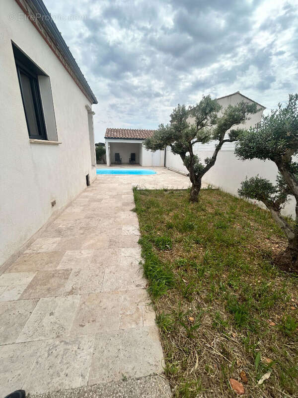 Maison à SAINT-GILLES