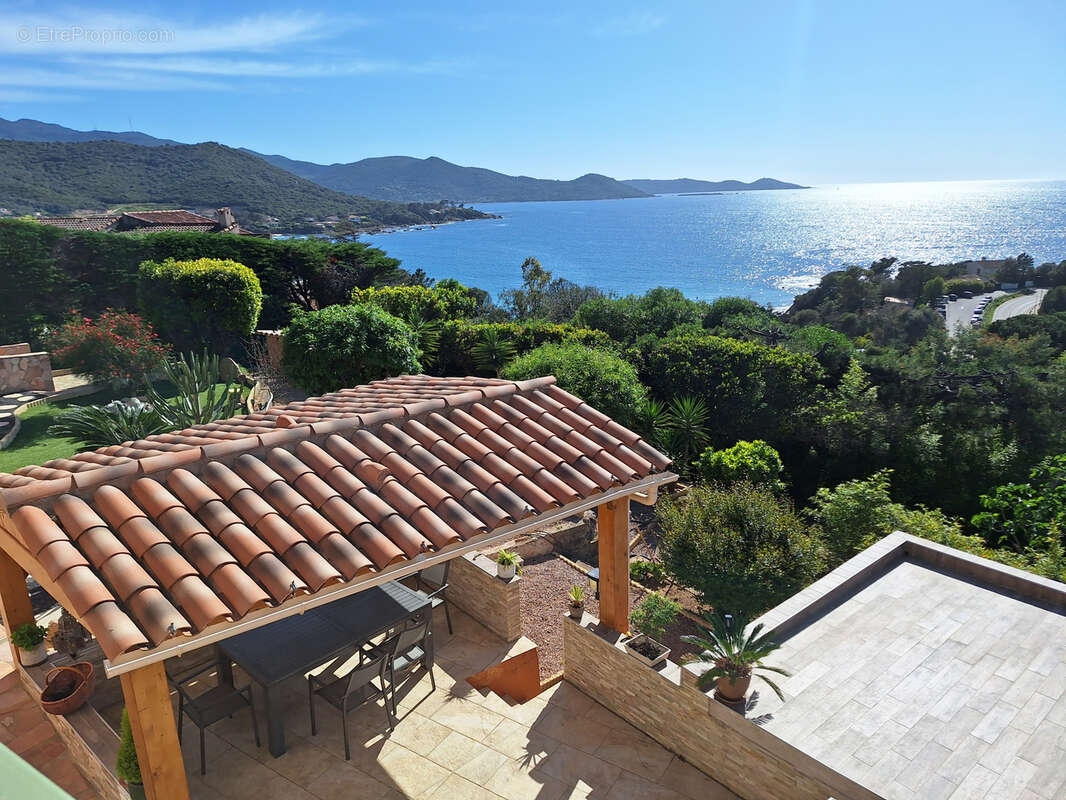 Pietrosella charmante villa 8 pièces 240m2 vue imprenable sur la mer - photo 4