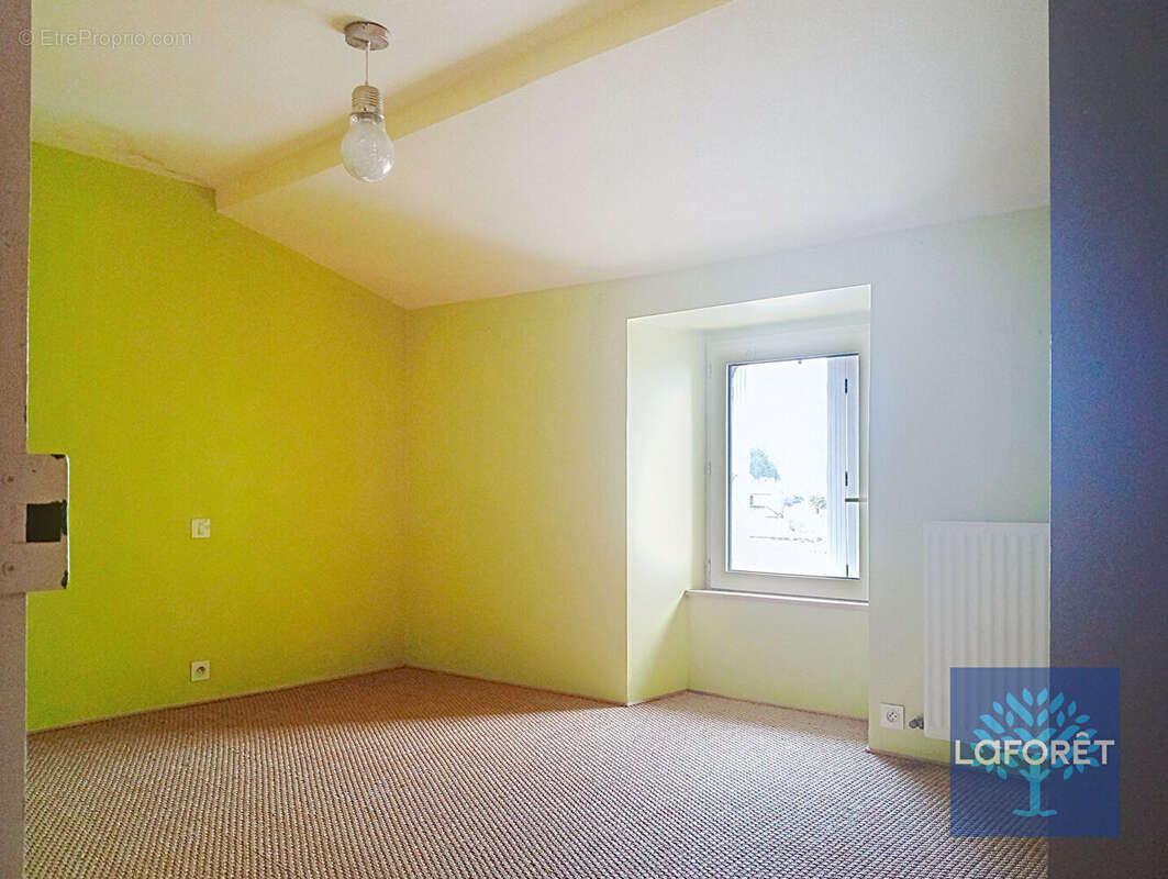 Local commercial +appartement+ 2 places de parking privatives - photo 14