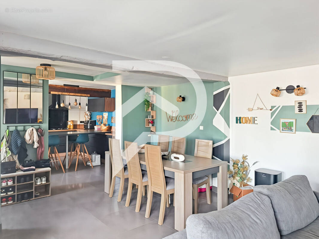 Maison à CREVECOEUR-LE-GRAND