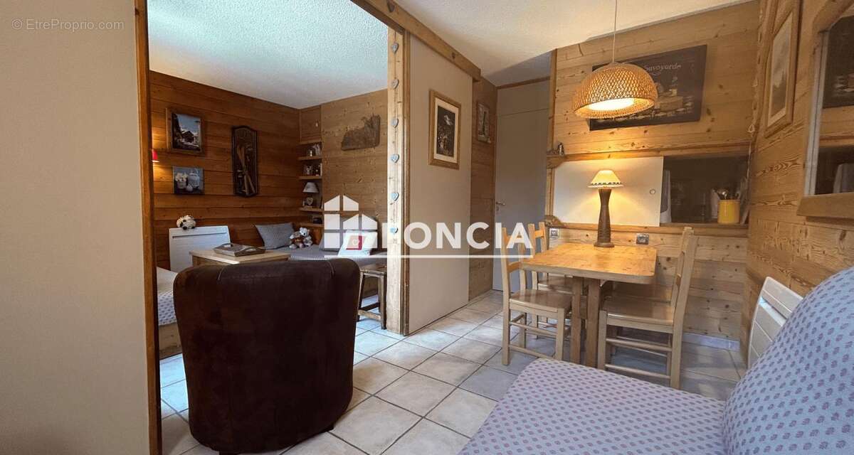 COUP DE CŒUR ! Appartement skis aux pieds rénové – Charme savoyard & DPE E - photo 6