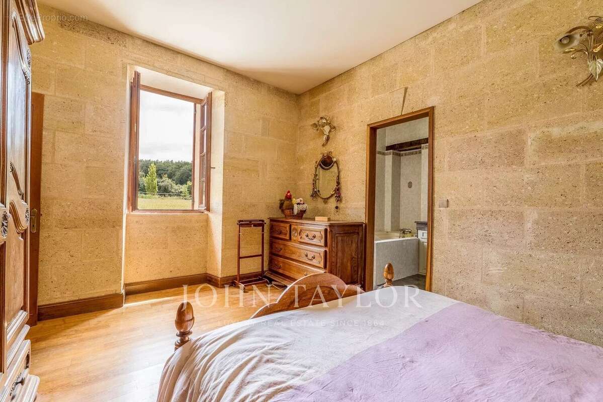 Propriété d'exception à 25 minutes de Bordeaux - John Taylor Bordeaux - photo 17
