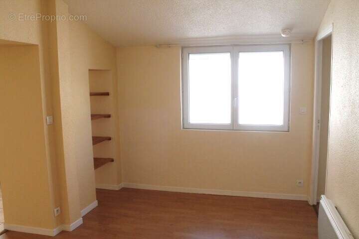 Appartement à COMMENTRY