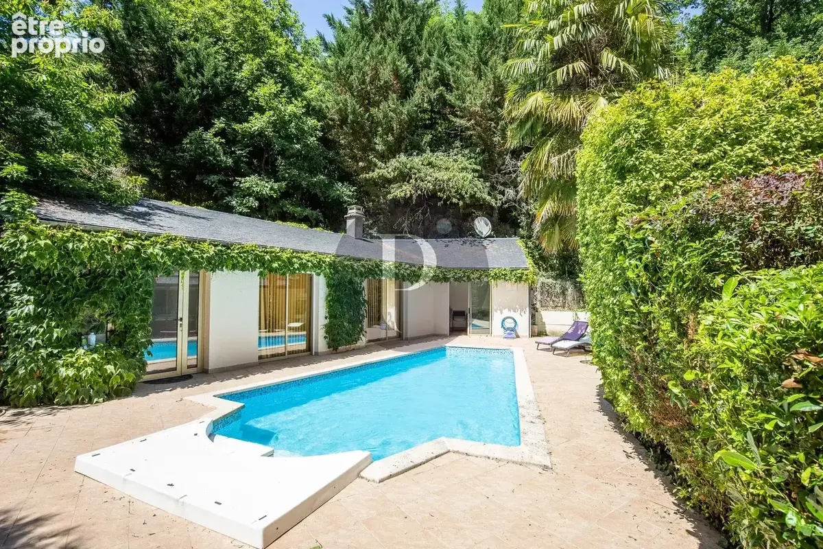 Maison familiale d’exception avec piscine et dépendance sur 1 732 m² de terrain paysager - photo 4