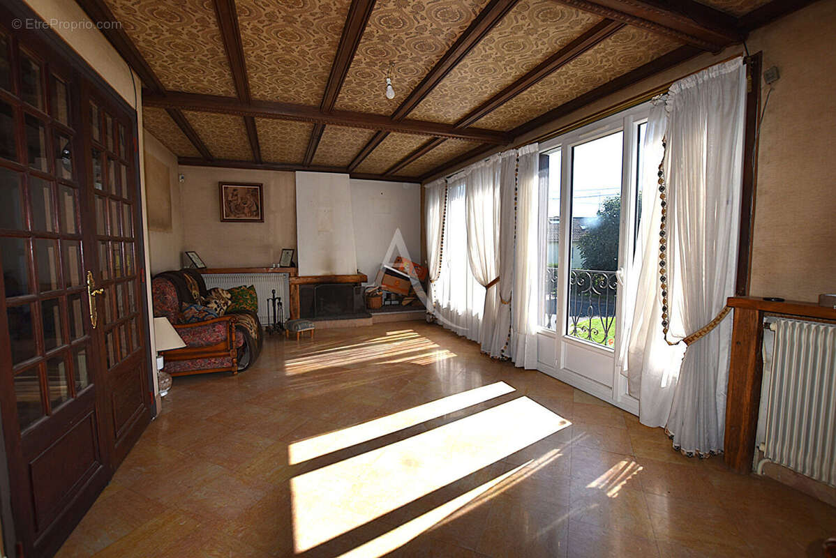 Maison à COMBS-LA-VILLE