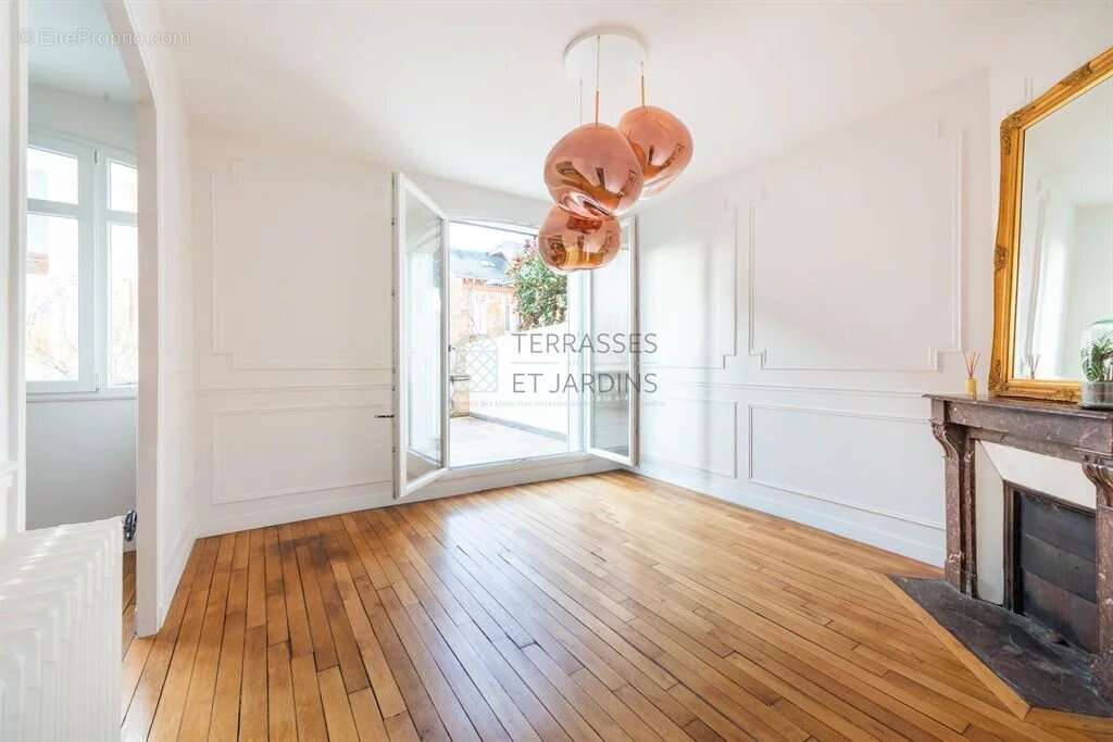 Appartement à CHAVILLE