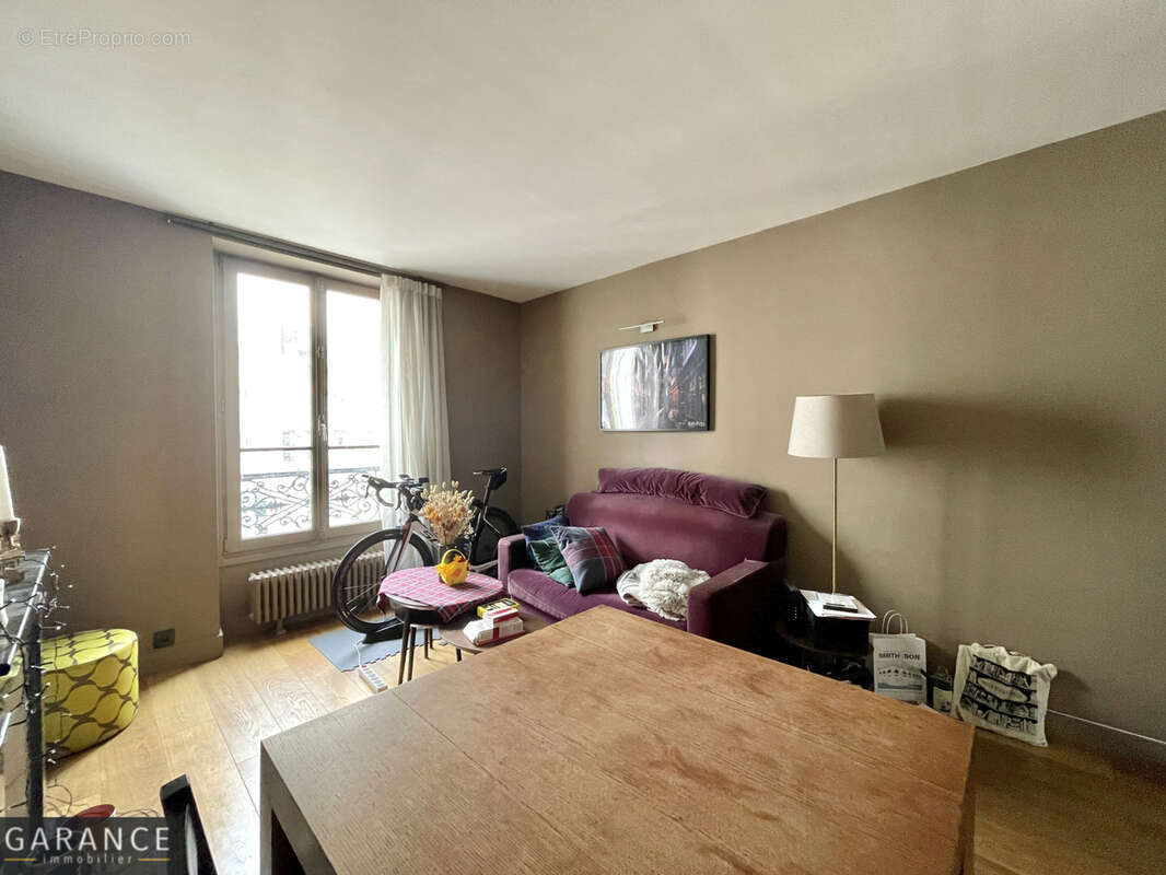 Appartement à PARIS-14E