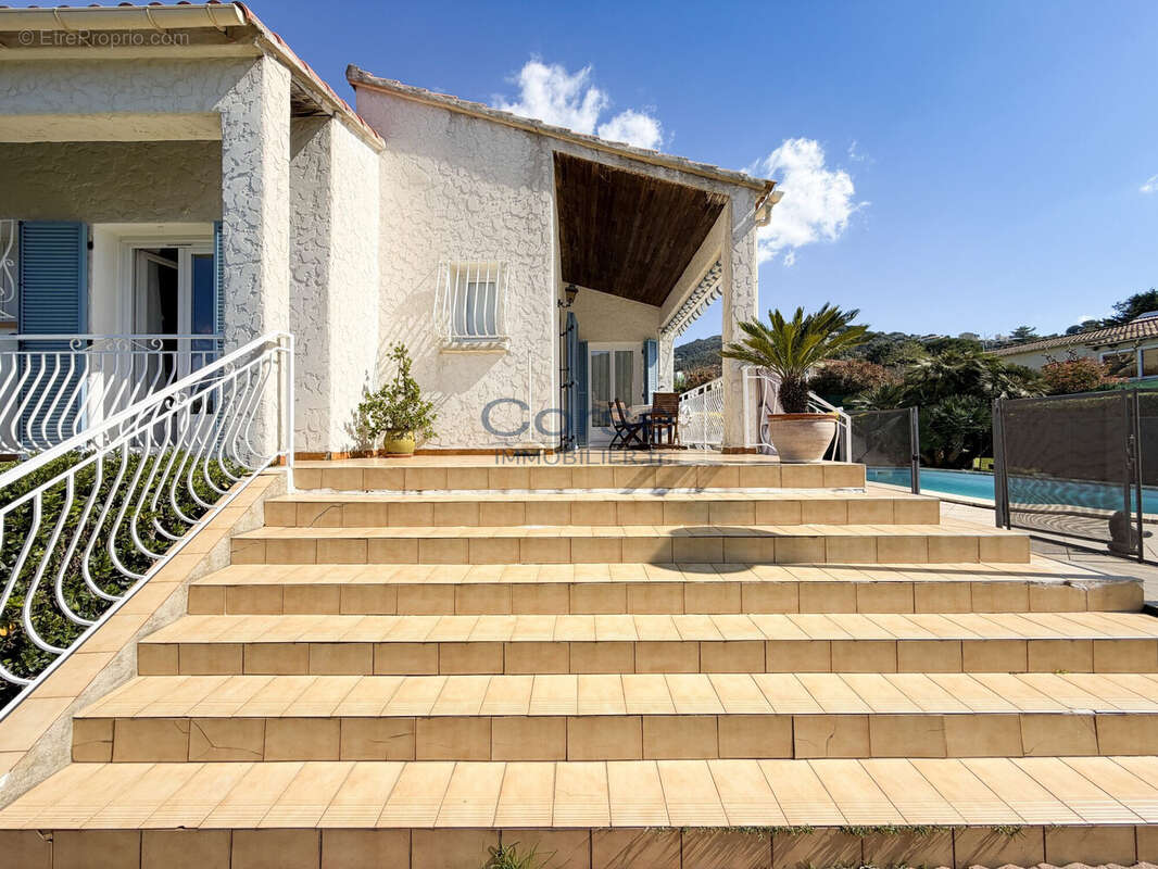Maison 171 m² à Alata  - photo 5