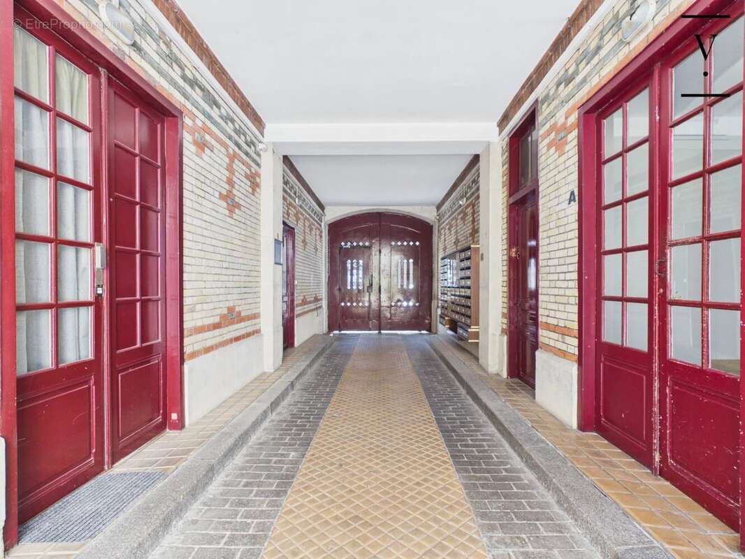 Paris IIIe - Quartier des Enfants Rouges - 3P - Etage élevé avec ascenseur - photo 8