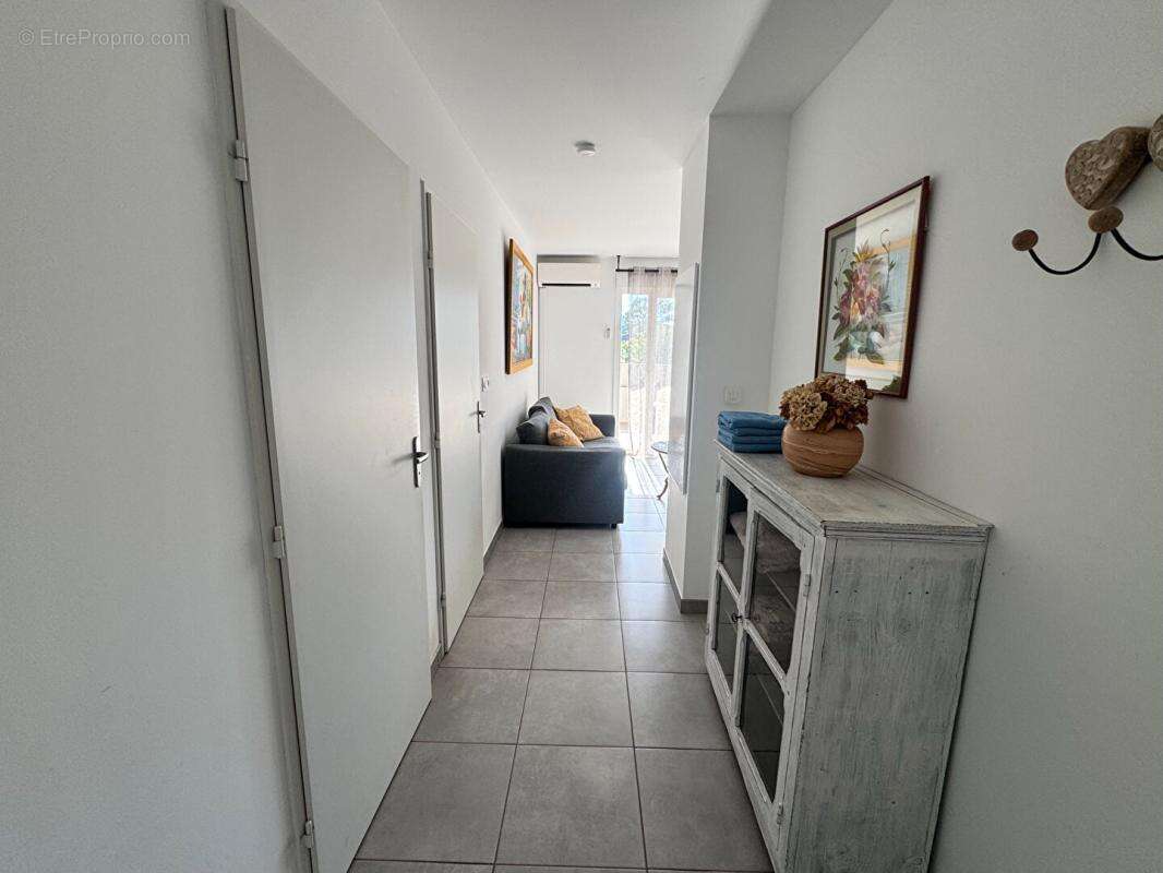Appartement Le Lavandou 2 pièces 40 m2 Et grande terrasse - photo 8