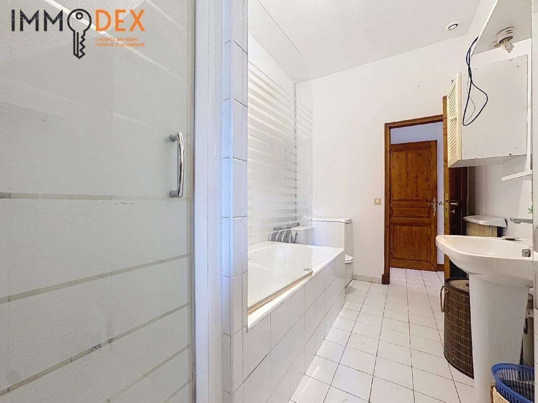 Appartement 90 m² à Reims  - photo 9