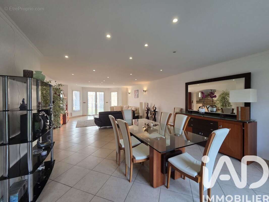 Photo 4 - Maison à ORGERUS