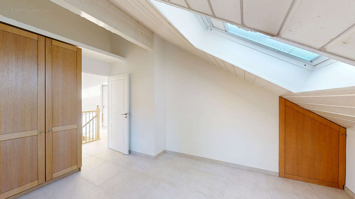 Appartement à CRANVES-SALES