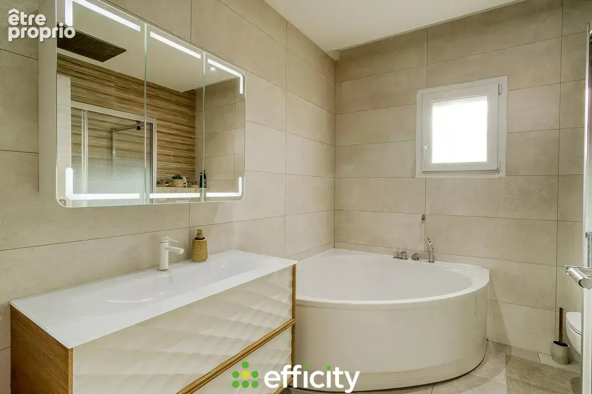 Maison 5 pièces 140 m² à vendre à Jassans-Riottier (01480) - photo 6